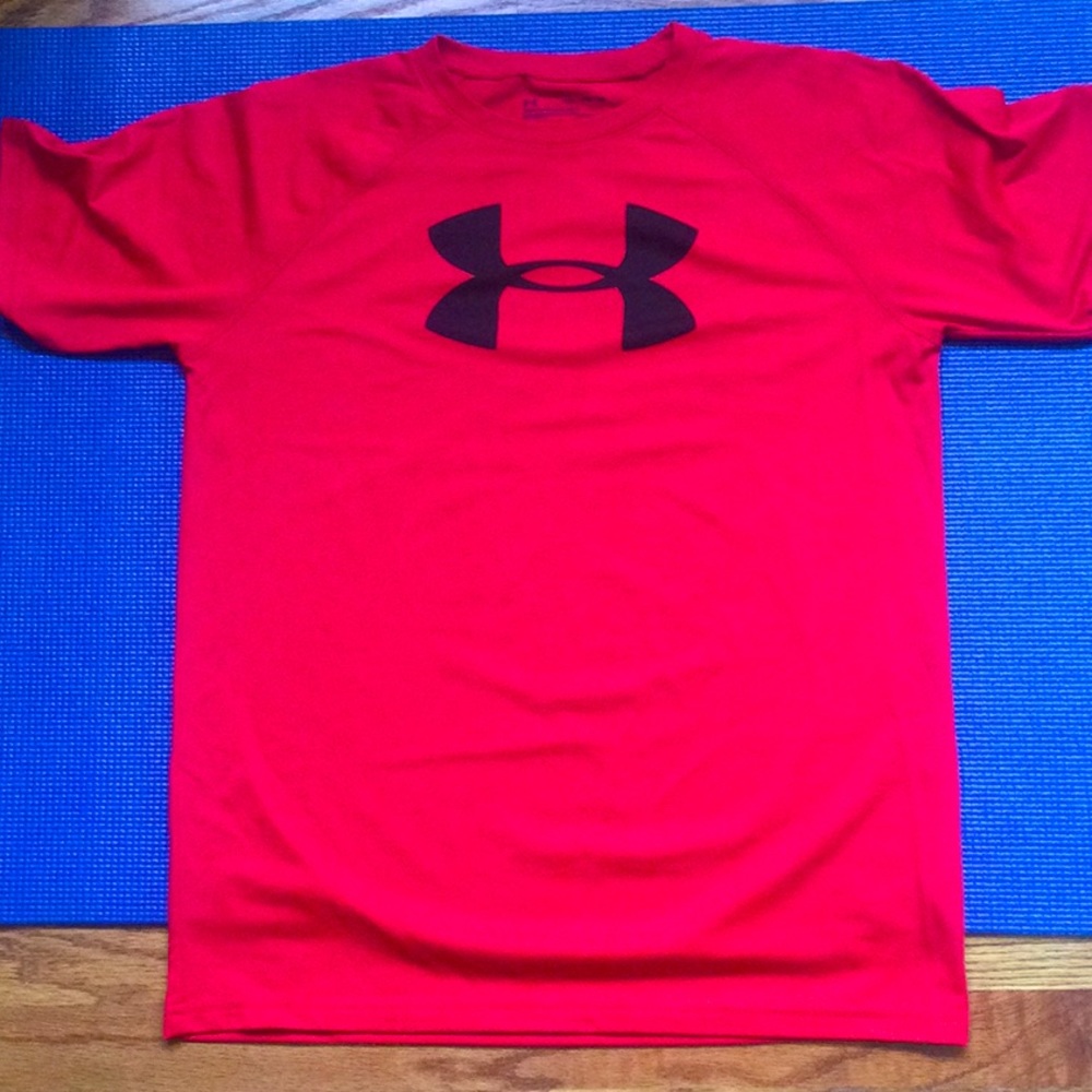 Kids under armour red loose fitting shirt